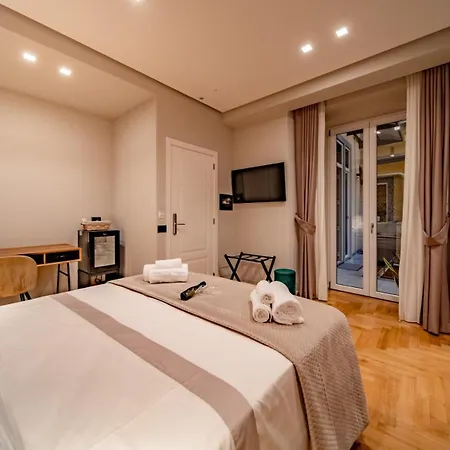 Hugo's Πανσιόν 4*