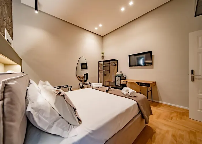 Hugo's Гостевой дом Неаполь