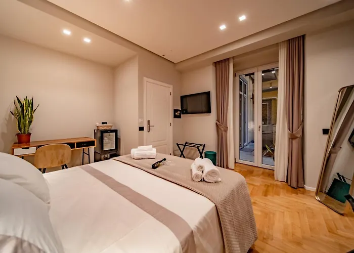 Hugo's Гостевой дом 4*