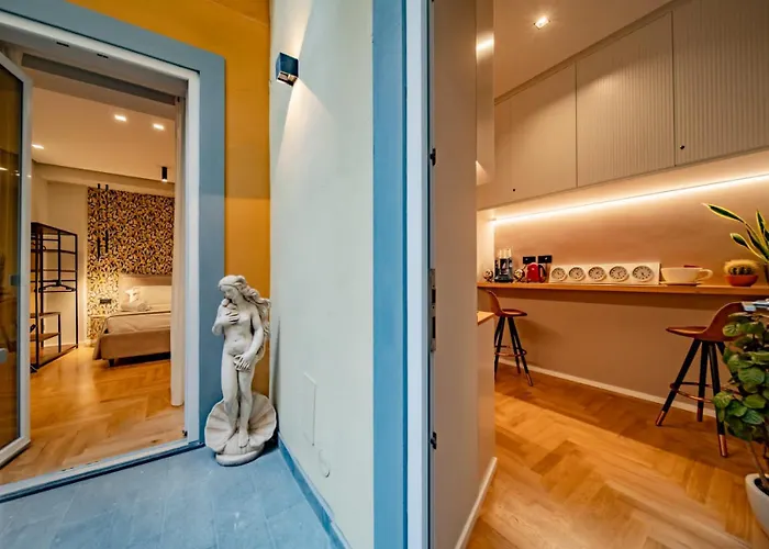 Hugo's Гостевой дом Неаполь